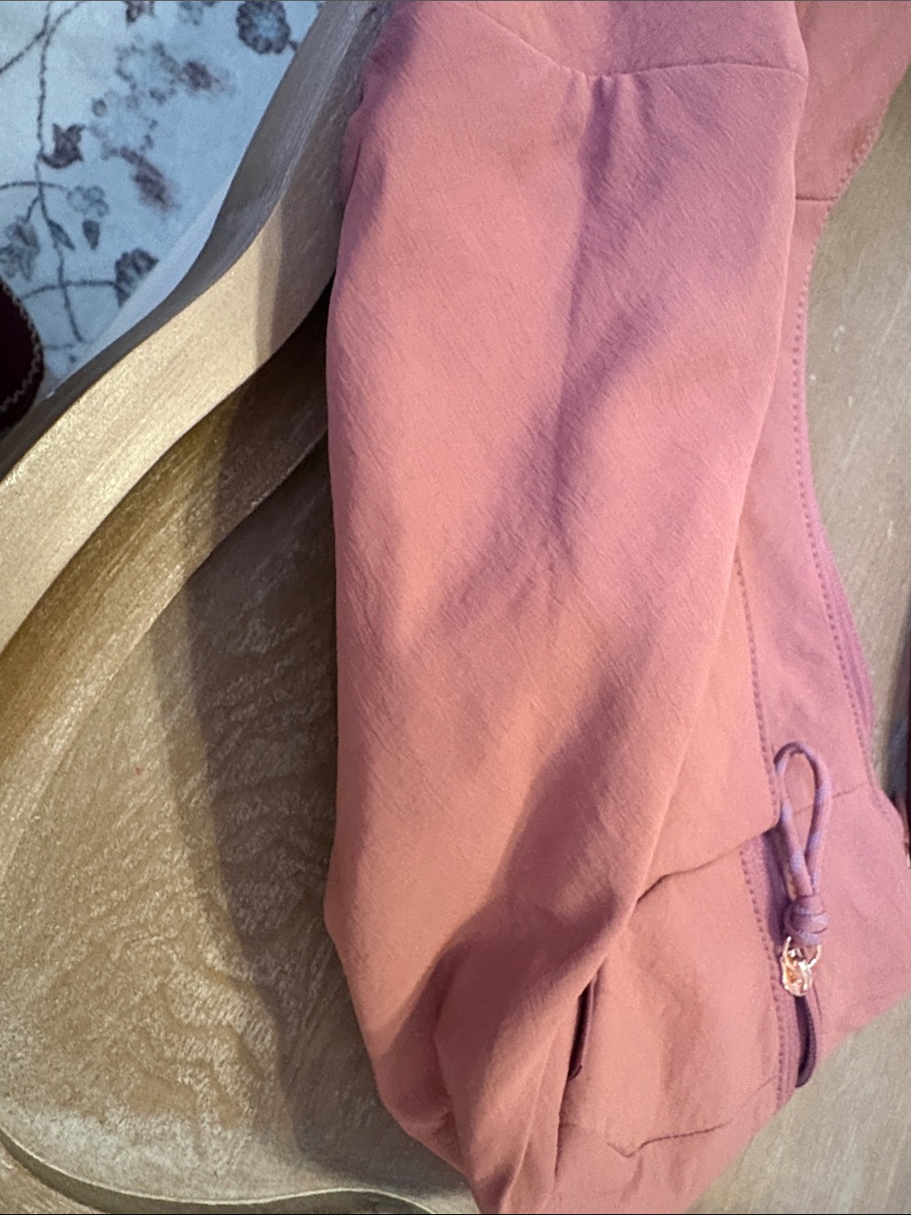 lululemon athletica Mauve-Pink Crescent Shoulder Bag - Picture 4 of 8